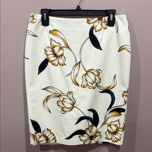 White House Black Market Floral Pencil‎ Skirt - NWT